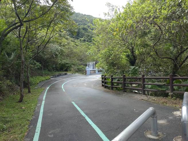 暖东峡谷步道经过重新修整，包括标示、步道等设施，都有长足的进步。（张志康摄）