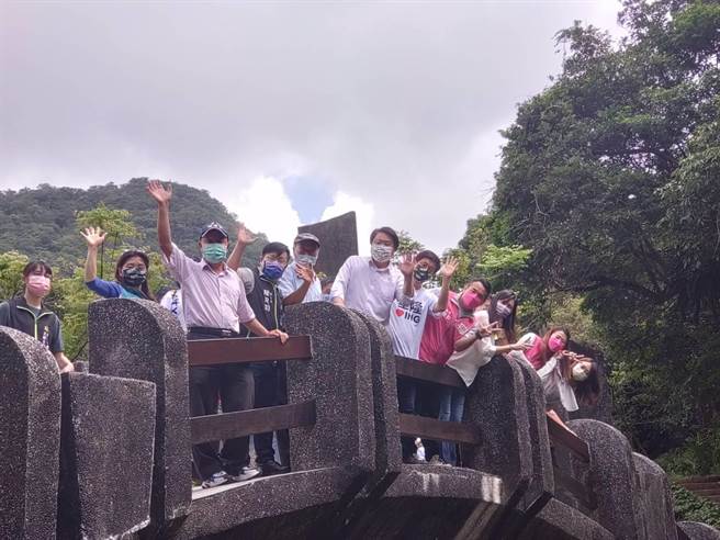 暖东峡谷步道经过重新修整，包括标示、步道等设施，都有长足的进步。（张志康摄）