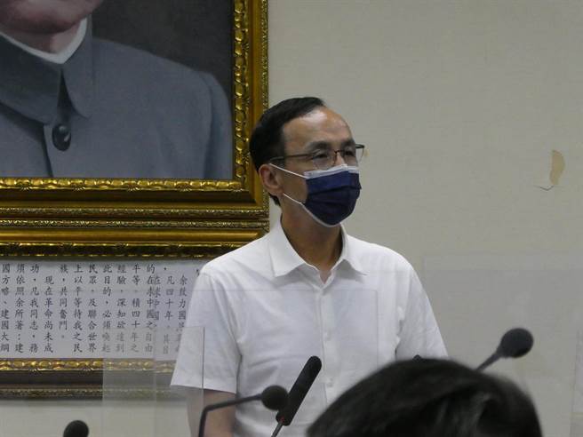 918花东大地震，重创东台，但却传出蔡英文总统在大地震发生后还继续赶选举行程，甚至到中央灾害应变中心视察致完词就走情形。国民党主席朱立伦今在中常会批评，这样冷血政府与国家领导人，只顾选情不管灾情，只要致词不要聆听。（周志豪摄）