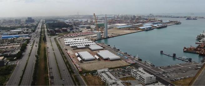 （台中港離岸風電預組裝碼頭-#5A5B碼頭。圖／台中港提供）