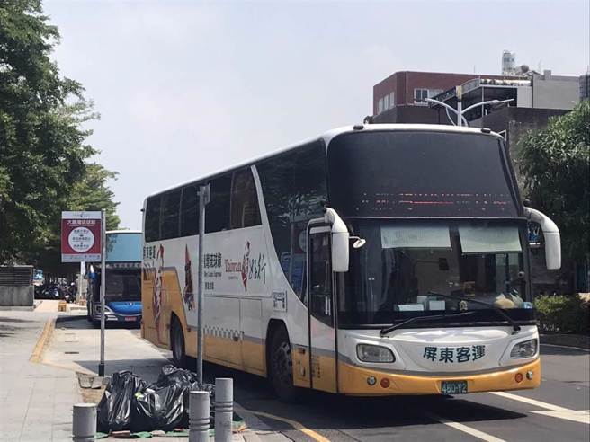 由观光局推动的「台湾好行」，目前有65条路线，当中「大鹏湾琉球线」犹如黑马，启航至今仅2年，乘载量已在今年7月跃升第6名。（谢佳潾摄）