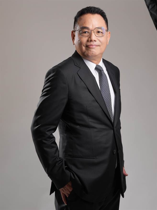 林耕仁說，新竹不該是過客或觀光客暫時駐紮的地方，為了讓城市的治理回歸到市民需求上，是他參選的動機更是使命。（林耕仁提供／陳育賢新竹傳真）