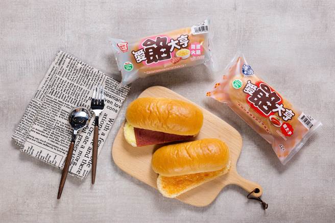 7-11「爱馅大亨-博多明太子」咸香微辣，售价42元，10月4日前爱馅大亨系列任选两件66元。（7-11提供）