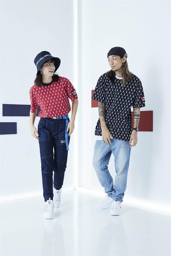 EDWIN携FILA推服装、裤款，女模特所穿的联名款丹寧裤3680元、宽版厚磅T 1880元。（EDWIN提供）