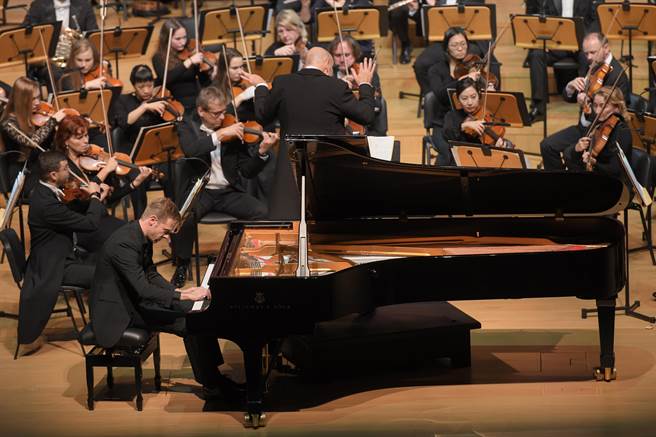 布拉格爱乐管弦乐团将于10月来台巡演，图为这次要来台演出的钢琴家安德鲁．冯．欧延（Andrew Von Oeyen）。（宽宏艺术提供）