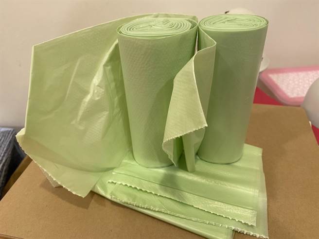 日前大园区内出现垃圾袋之乱，部分搬迁户抱怨迁户籍后领不到垃圾袋，大园区公所协调后决议放宽认定。图为示意图。（民眾提供／蔡明亘桃园传真）