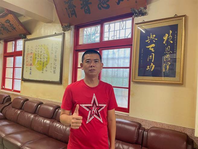 高雄市內門區永富里里長蒙勝南已邁入連3屆同額競選，繼續擔任里長為民服務。（林雅惠攝）