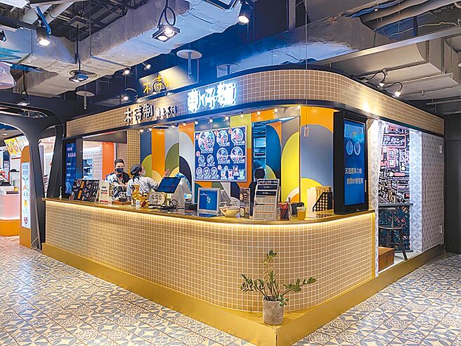 木待制车仔麵在新光三越A11开幕后，顾客均对高CP值留下深刻印象。图／业者提供