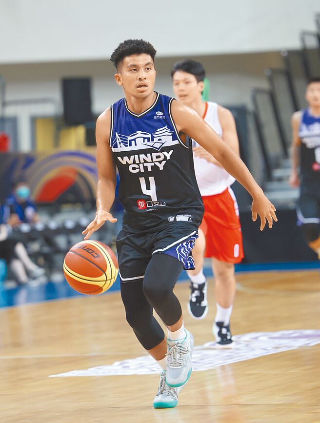 新竹攻城狮后卫高国豪因老婆下月临盆，缺席跨联盟邀请赛头两战后，20日对台湾银行替补亮相。（中华篮协提供）