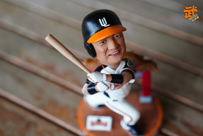 统一狮推出潘武雄「最后一武」公仔。（统一狮提供）