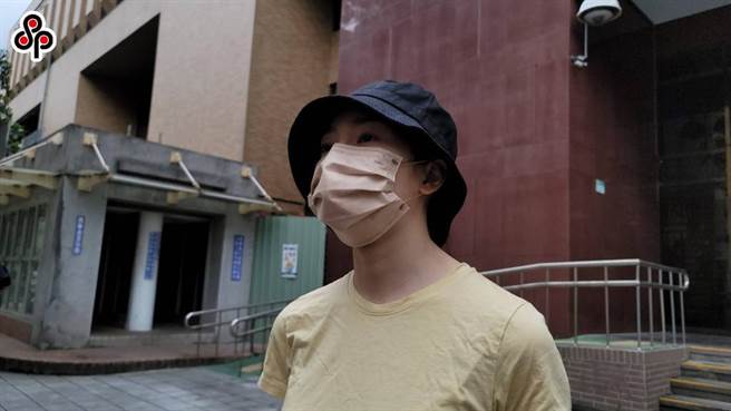 许蓝方日前出庭应讯照片（本报资料照片）