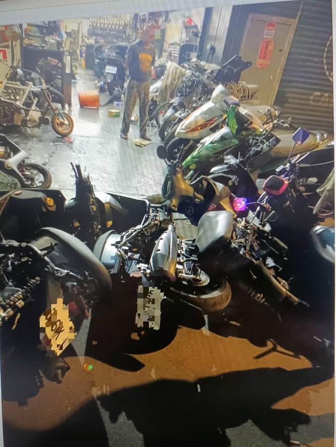 樹林區機車行無端遭人砸店。（民眾提供）