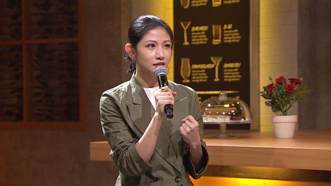 李千娜剛出道因收入不穩定，每晚睡公司。（年代提供）