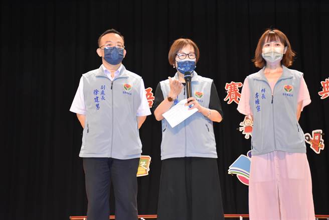 苗栗縣副縣長鄧桂菊頒獎前致詞期望大家從全國賽拿回好成績。（謝明俊攝）