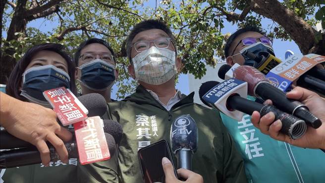 民進黨台中市長參選人蔡其昌再度邀對手盧秀燕參加公廣集團辯論。(林欣儀翻攝)
