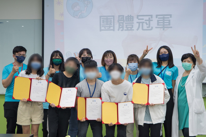 透过小队竞赛与学习团队合作，学员获得成就感。(照片/教育部国教署提供)