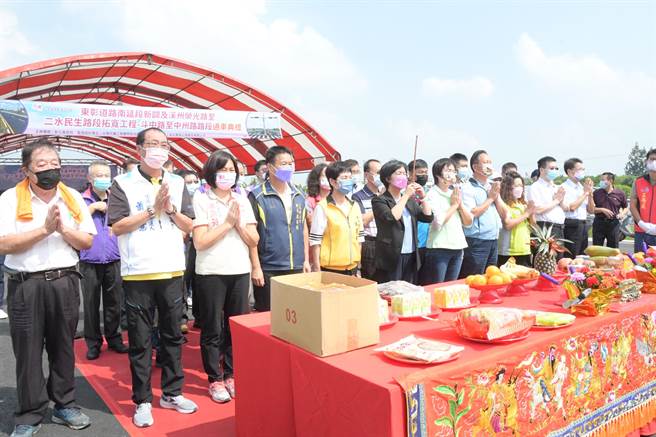 彰化縣政府積極打造正彰化縣東側外環走廊，南延段斗中路到中州路段落成， 22日彰化縣王惠美主持完工通車典禮。（吳敏菁攝）