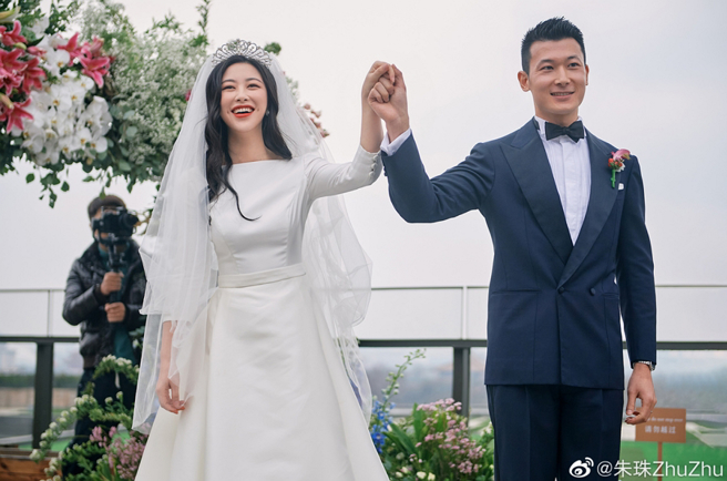 「大陆第一美」朱珠去年闪婚清华大学教授王昀佳。(图/ 摘自朱珠微博)