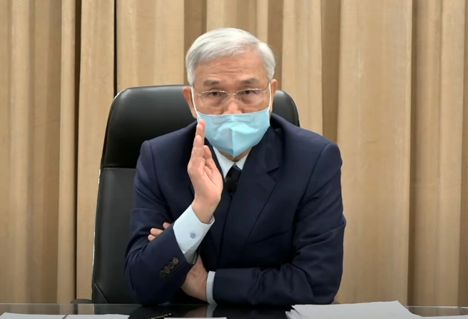 中央银行22日举行理监事联席会议，会后由总裁杨金龙宣布调升政策利率半码及新台币存款准备率一码。（图／摘自中央银行直播）