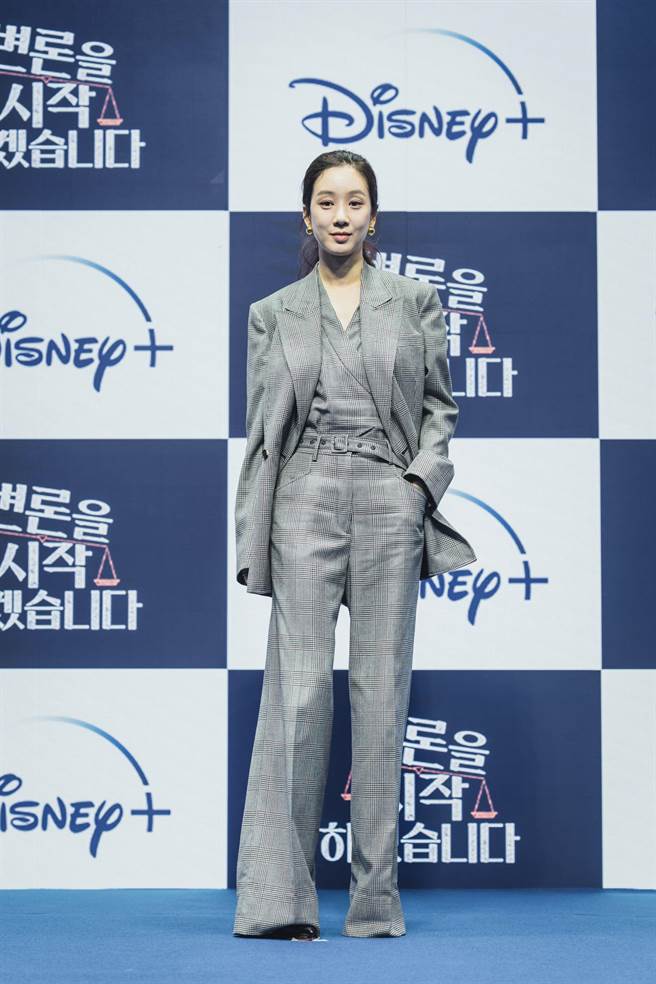 《争锋相辩》是郑丽媛第3度接演的律政剧，透露自己就是无法抗拒这种题材 。（Disney＋提供）