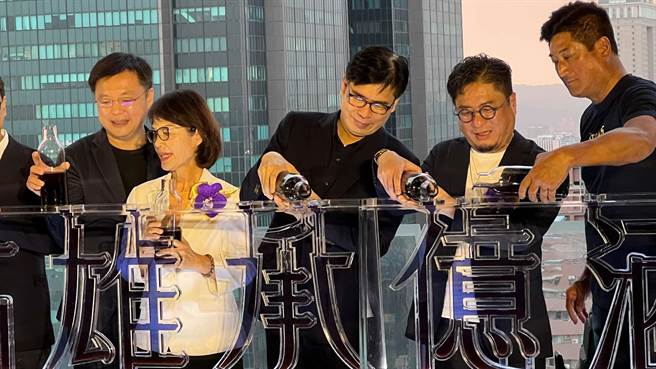 座落在高雄市亞灣總圖二期文創會館的承億酒店，今（22）日正式營運。（柯宗緯攝）