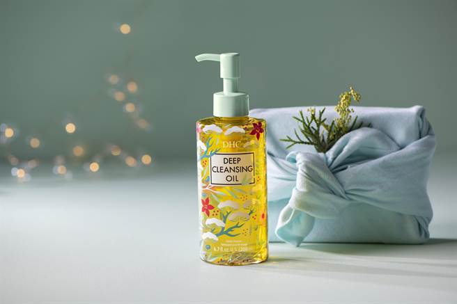 DHC深层卸粧油初雪限定版200ml魅力购物节特价660元。（DHC提供）
