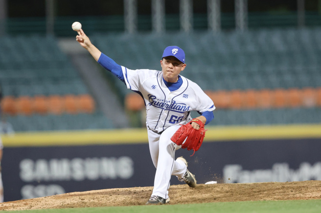 富邦悍将曾峻岳飙出生涯最速157公里。（富邦悍将提供）