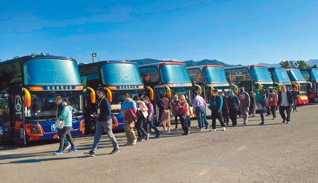 邊境開放！旅遊運輸業大利多 暑假包車需求案量成長翻倍（中時資料照）