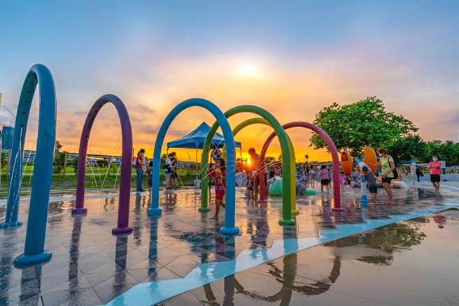 三重熊猴森樂園的海世界水樂園是小朋友的遊樂聖地。（新北市水利局提供）