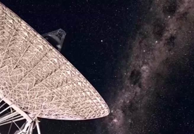 图为110米口径全向可动射电望远镜模型图。（图片由中国科学院新疆天文台提供）