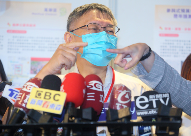 民眾黨新竹市長參選人高虹安被指控博士論文涉嫌抄襲，身兼黨主席的台北市長柯文哲（如圖）日前以「像是惡霸要性侵女生」來比喻，引發外界質疑歧視。對此，柯23日受訪時表示，台灣社會不可以成為一個不公平的社會，今天要譴責的是加害者的施暴，怎麼會是受害者的反抗？（張鎧乙攝）