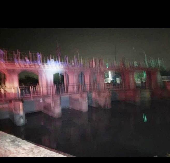 男童落水，搜寻８小时候找到，已经没心跳呼吸。（黄盛禄提供／吴敏菁彰化传真）