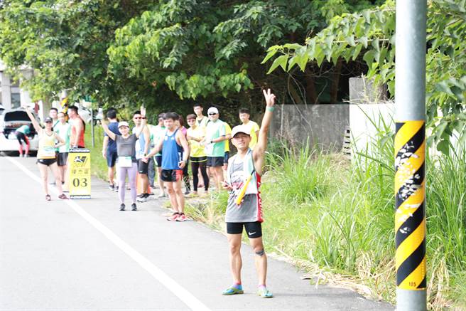 夸父追日跨夜接力賽將於24日至25日在西台灣舉行，東勢警分局將定點疏導交通。（警方提供／陳淑娥台中傳真）