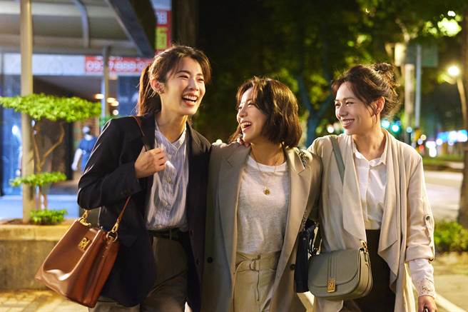 丁噹在MV中，和夏于乔、林思宇饰演闺蜜。（相信音乐提供）