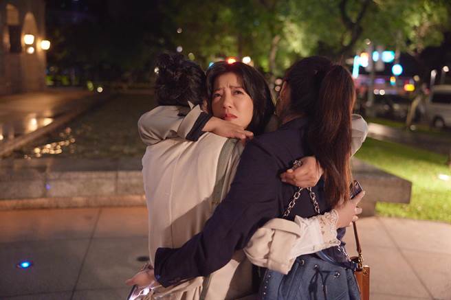 丁噹拍MV时说哭就哭。（相信音乐提供）