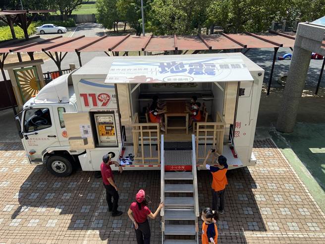 桃园新坡消防分队今在崙坪幼儿园举办「小小防灾尖兵」宣导。（新坡分队提供／蔡明亘桃园传真）