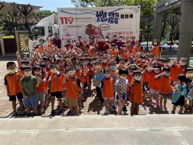 幼儿园教师表示，这场宣导活动让孩童建立正确避难观念，获益良多。（新坡分队提供／蔡明亘桃园传真）