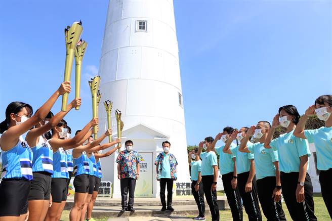 2022年全民运动会将于10月8日在嘉义县登场，圣火9日在阿里山引燃母火后，23日抵达屏东鹅銮鼻灯塔。（谢佳潾摄）