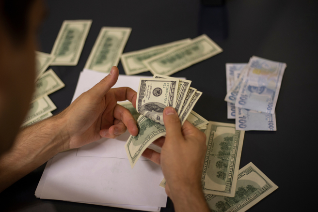 报告称自2020年3月以来，已有1000多人遭起诉诈领疫情失业给付。（示意图／shutterstock）
