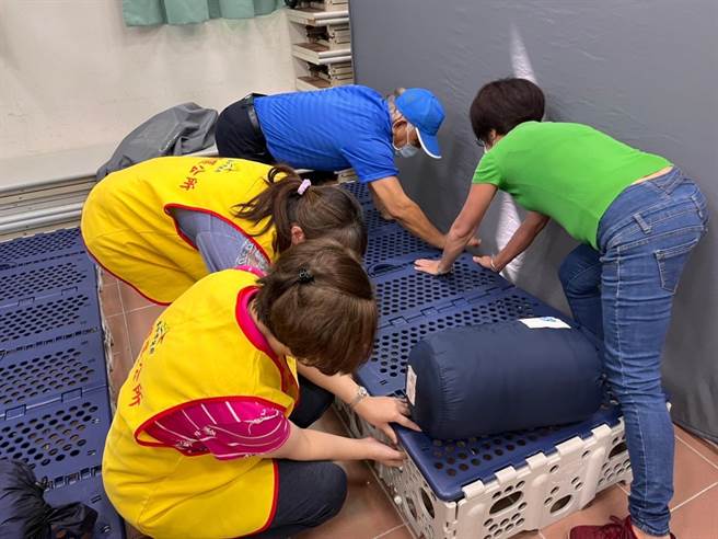 大雅区共设置18处避难所，加强防灾救灾工作。`()