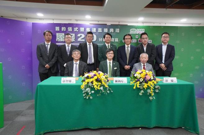 （住商机构首开业界先河，与国内两大知名业者侨馥建筑经理公司和安新建筑经理公司携手合作，透过专案搭配，为购屋人打造更安全的履保方案。图／住商机构提供）