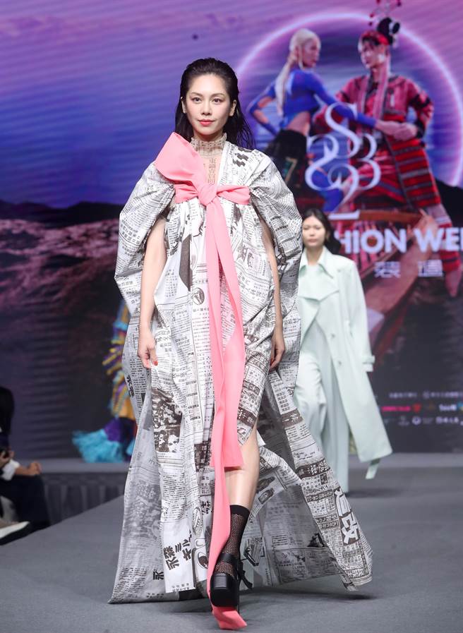 「2022臺北时装周SS23」宣告活动，由设计师品牌 「UUIN」所设计的服饰。（郑任南摄） 