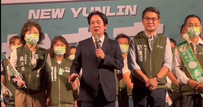 民进党提名云林县长参选人刘建国（右一）今（23日）晚在斗南成立联合竞选总部，副总统赖清德（右三）出席为他助选。（周丽兰摄）