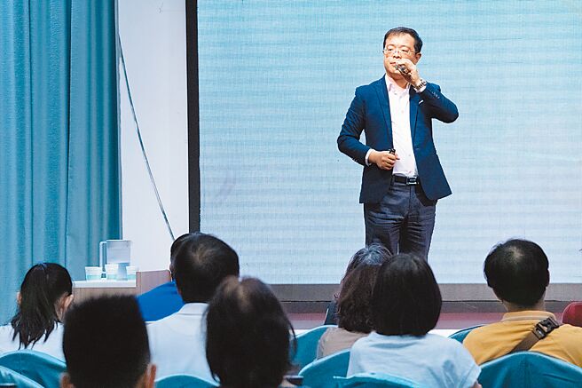 吕原富强调，重大交通建设是让房价持续且稳定攀升的真正主因。图╱江富满