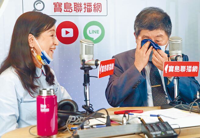 民進黨台北市長參選人陳時中疫苗採購爭議備受批評，資深媒體人周玉蔻為陳助攻，嗆慈濟是「中共自己人」、拿國民黨參選人蔣萬安身世大作文章，陳更被爆出2020年至今接受周專訪12次。（本報資料照片）