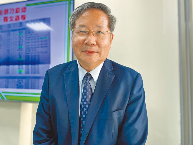 无党籍台南市长参选人成大法律系教授许忠信表示，参选目标就是胜选，今年如未胜选，不会气馁，也有决心将选到74岁为止。（曹婷婷摄）