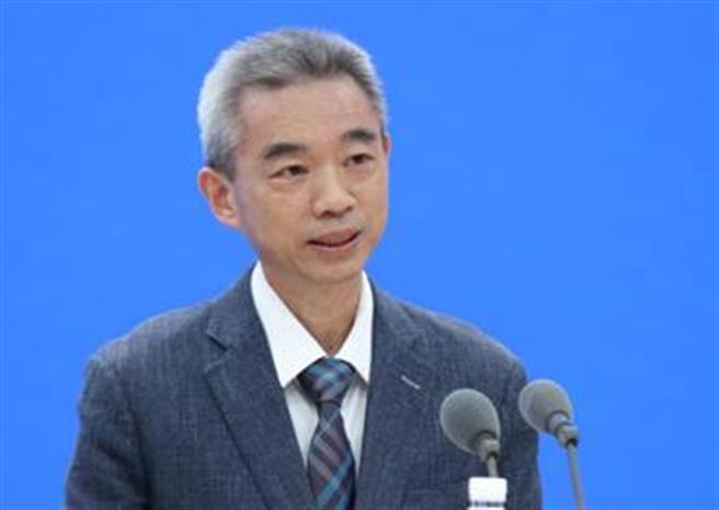 吴尊友分析今冬疫情走势出现全球第六波疫情流行可能性较大。（观察者网）