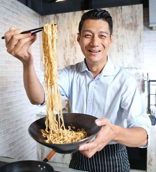 聂云热爱美食又喜欢烹饪。（陈俊吉摄）