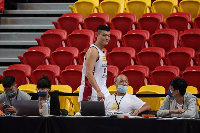 蘇奕晉當時被驅逐出場的畫面。(中華籃協提供)