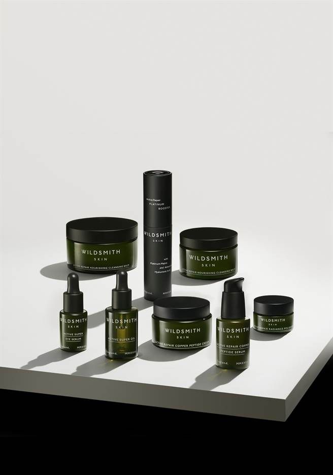 WILDSMITH以「树木」获取养分的方式作为核心护肤理念的灵感来源，认为保养成分会经由「滋养、输送、防护、修復」4个阶段产生作用，帮助肌肤维持健康。(图片提供10／10  HOPE)